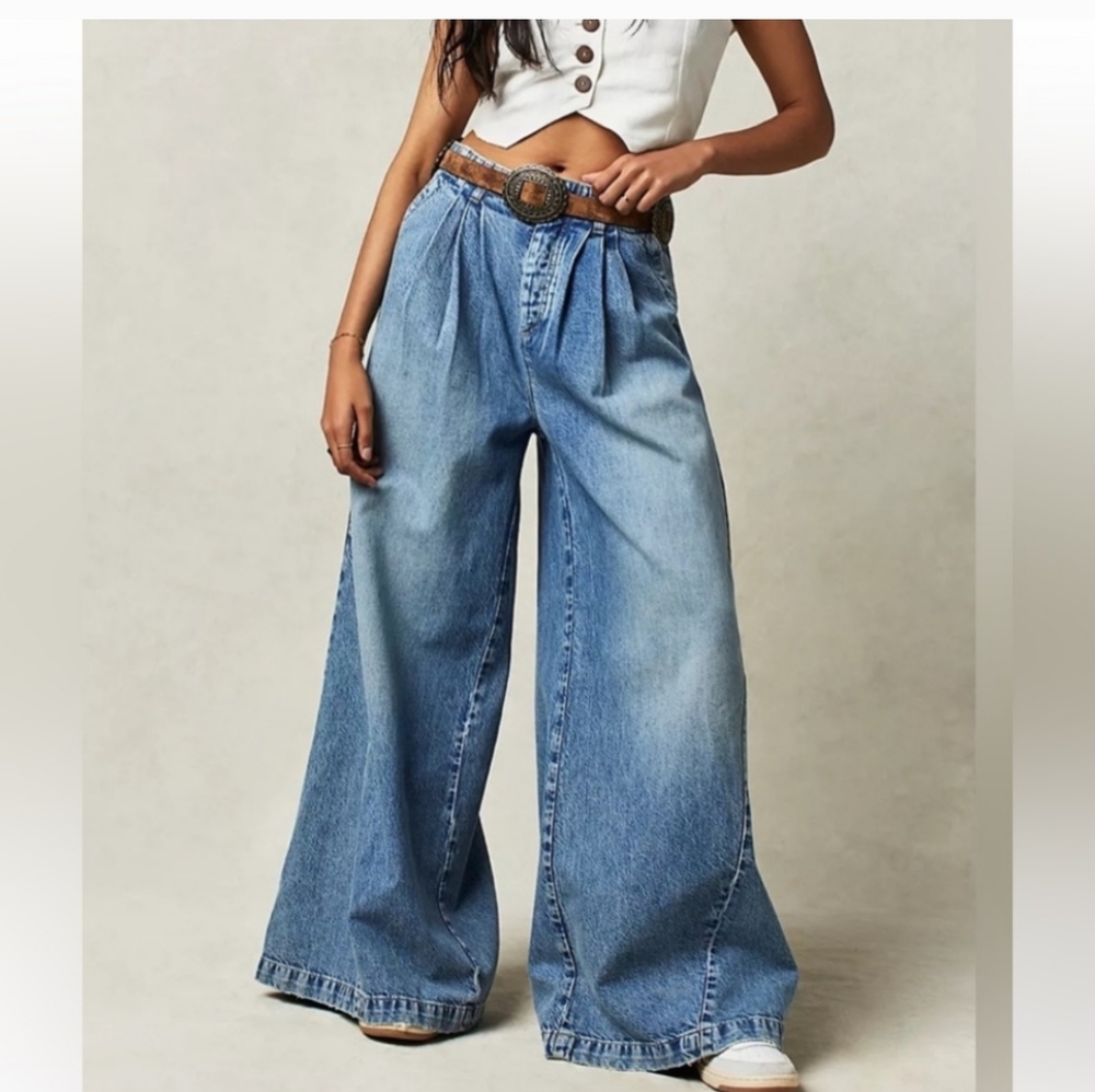 SALE--Free People Jun Equinox Denim jeans